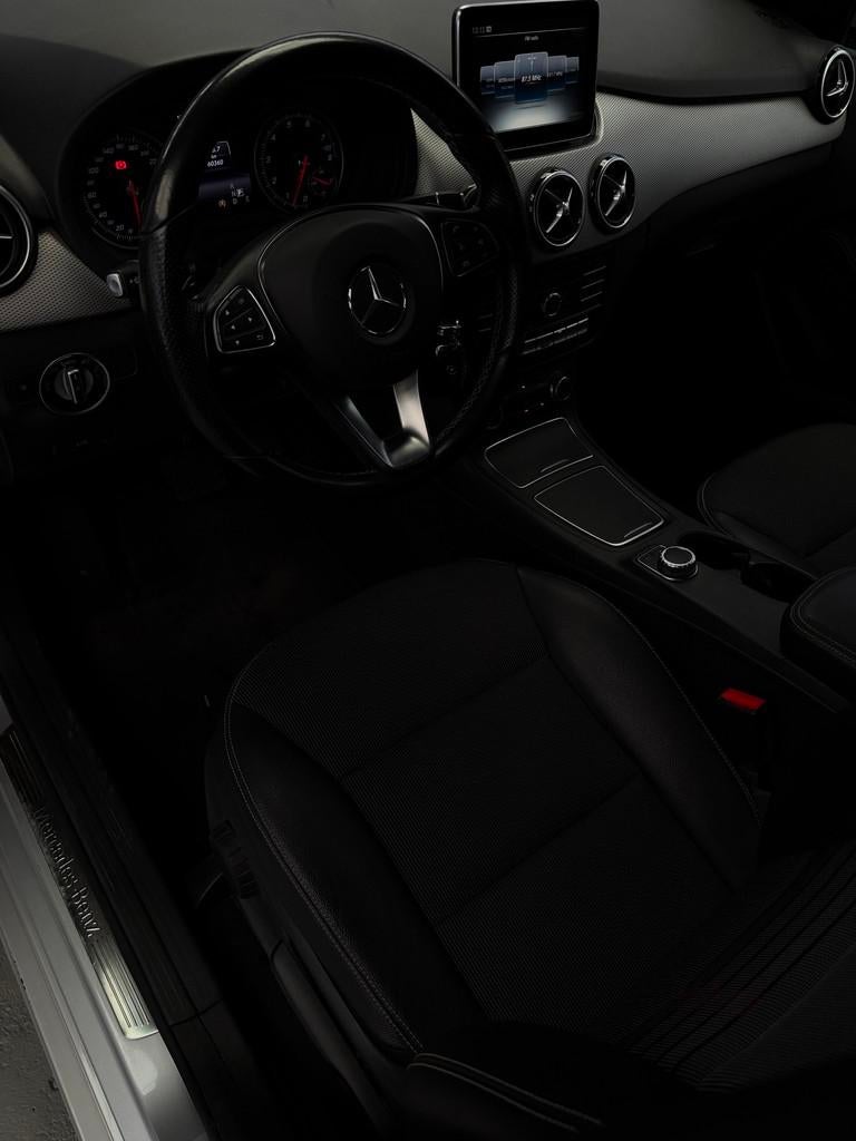 Mercedes-Benz B-klasse 180 Prestige Airco Trekhaak, 1325 kg, Gebruikt, 4 cilinders, Met garantie (alle)