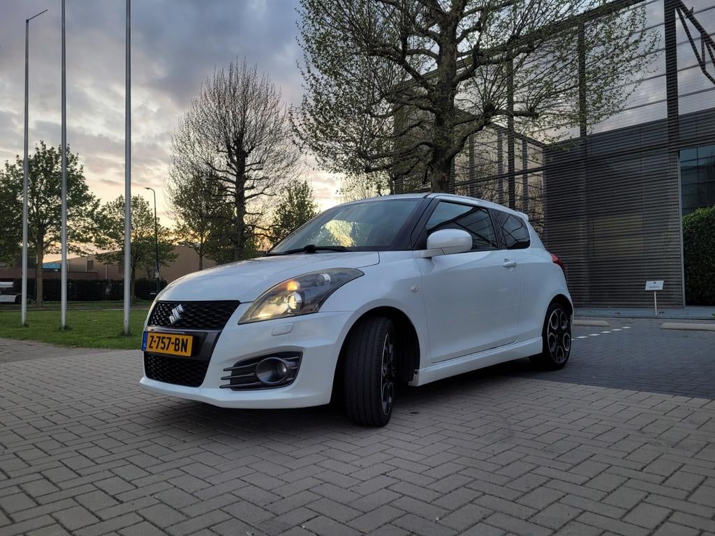Suzuki Swift 1.6 3D Sport 2012 Wit, Voorwielaandrijving, 136 pk, 4 cilinders, Handgeschakeld