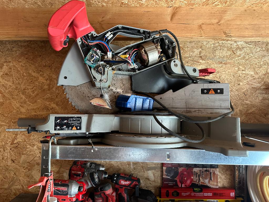 Afkortzaag Milwaukee defect, Ophalen, Gebruikt, Afkortzaag, Milwaukee