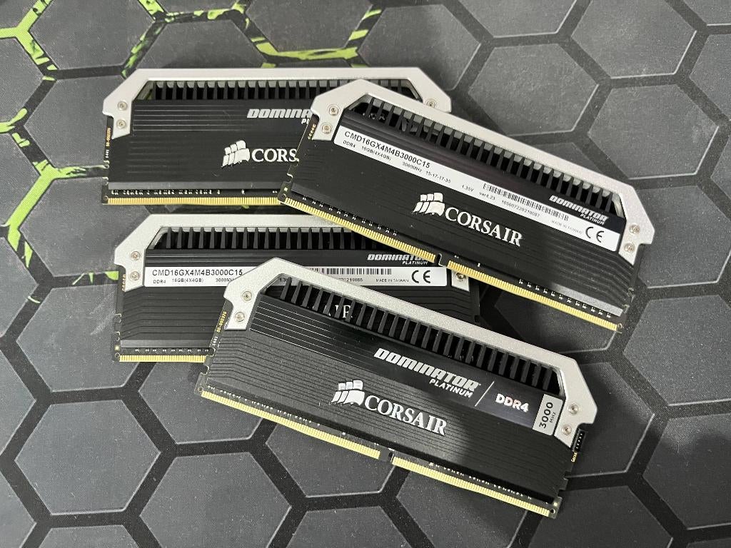 Corsair Dominator Platinum 16GB (4x4GB) DDR4 3000MHz C15, Computers en Software, RAM geheugen, DDR4, Ophalen of Verzenden, Zo goed als nieuw