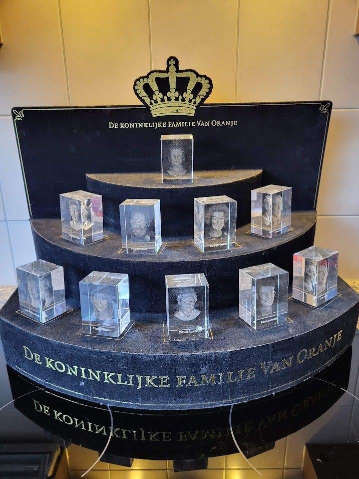 Koninklijke Familie, Verzamelen, Ophalen, Zo goed als nieuw, Overige typen