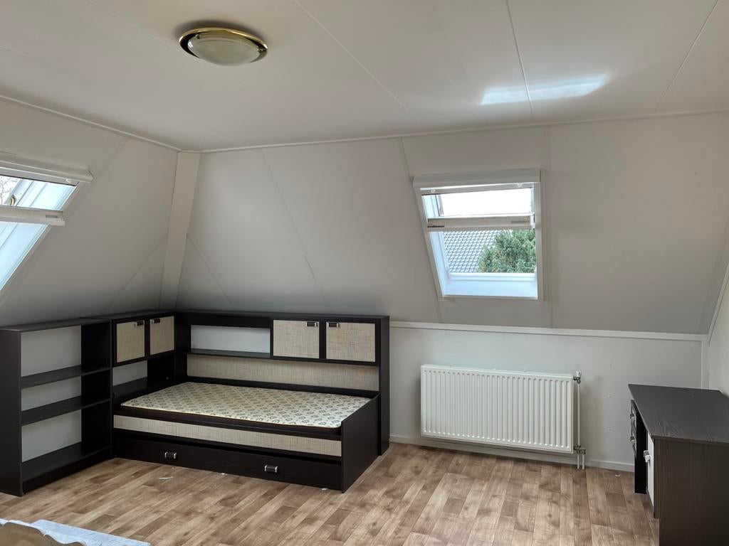 Compleet slaspkamer, bed, matras, boekenkas en bureau, Ophalen, Zo goed als nieuw, Jongetje of Meisje