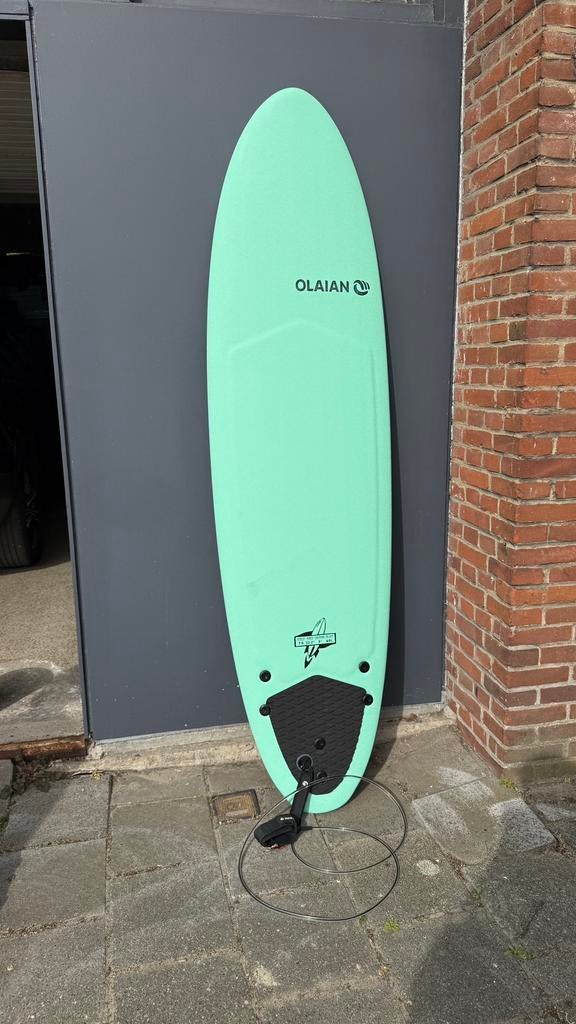 Olaian surfboard 7’ inclusief leash en boardbag, Watersport en Boten, Golfsurfen, Ophalen, Zo goed als nieuw