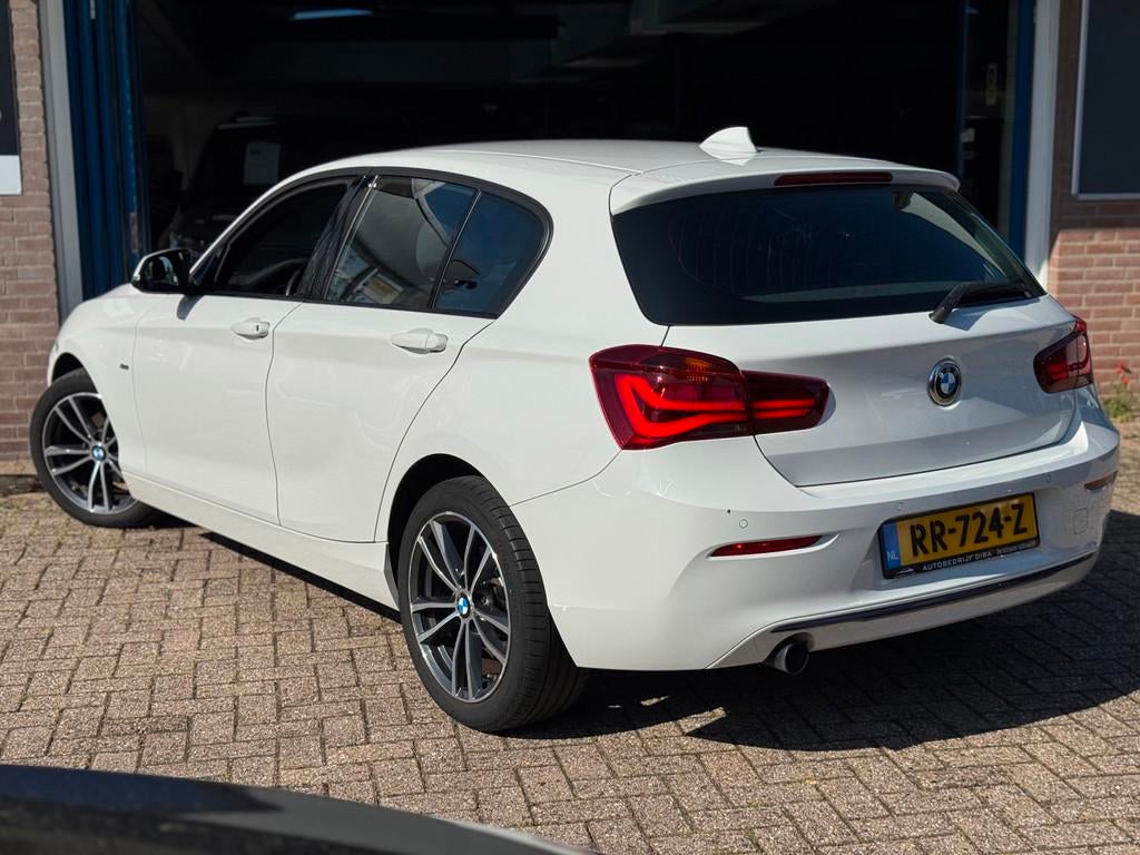 BMW 1-serie 116i Edition Sport Shadow 2018 NAVI CLIMA NAP!, Auto's, BMW, 1-Serie, Wit, Origineel Nederlands, 19 km/l