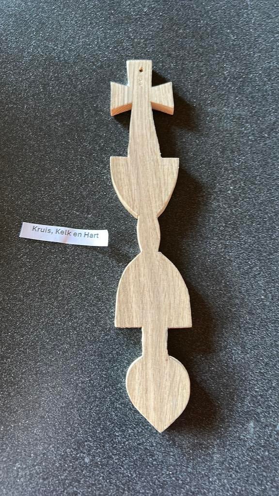 Gevelteken kruis, kelk en hart, Beige, Hout, Nieuw, Ophalen of Verzenden