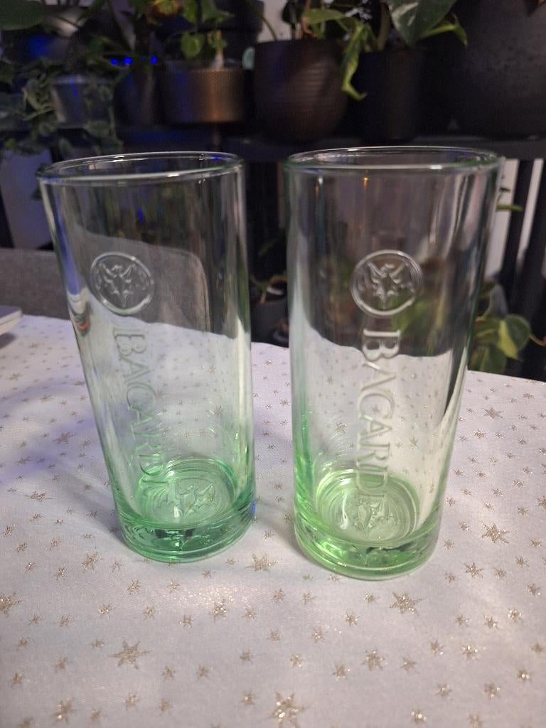 BACARDI long drink glazen 2 stuks, groen. (#18), Ophalen of Verzenden, Zo goed als nieuw, Borrel- of Shotglas