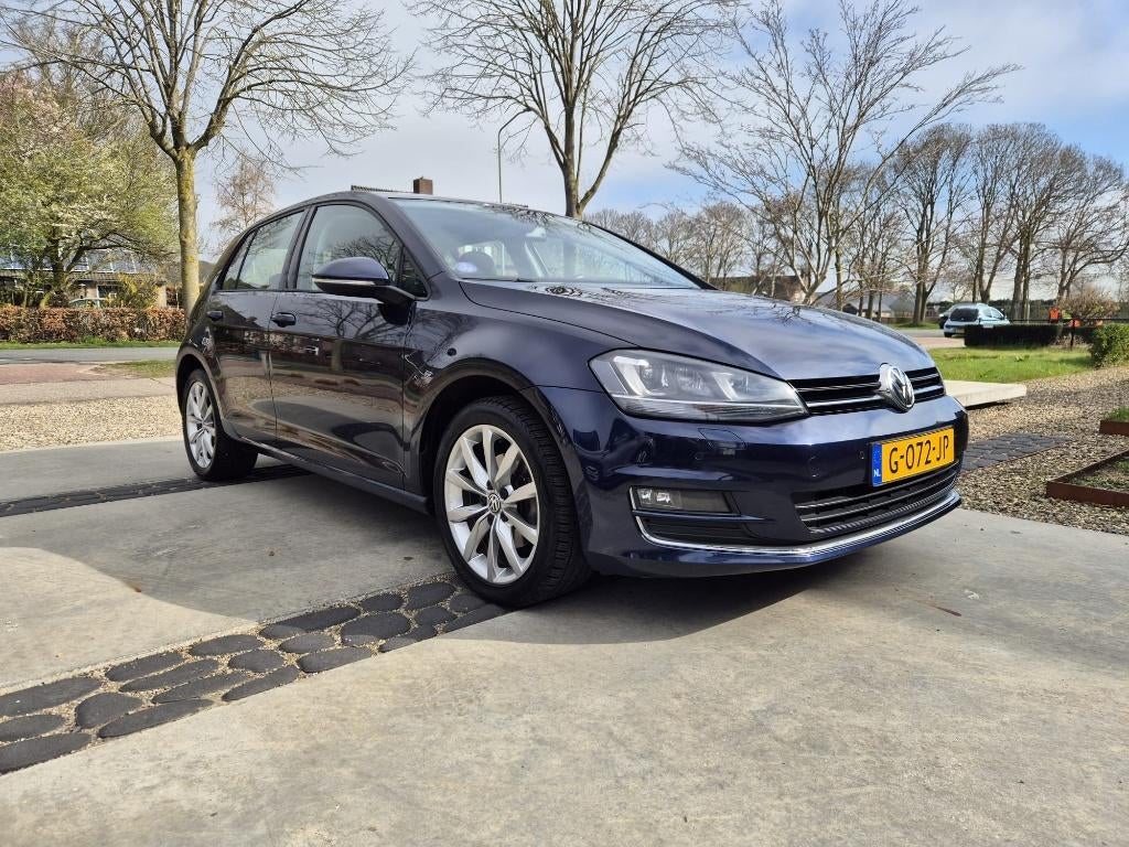 Rijk uitgeruste Volkswagen Golf VII Highline 1.4 TSI 140 PK, Auto's, Voorwielaandrijving, Euro 5, Zwart, 4 cilinders