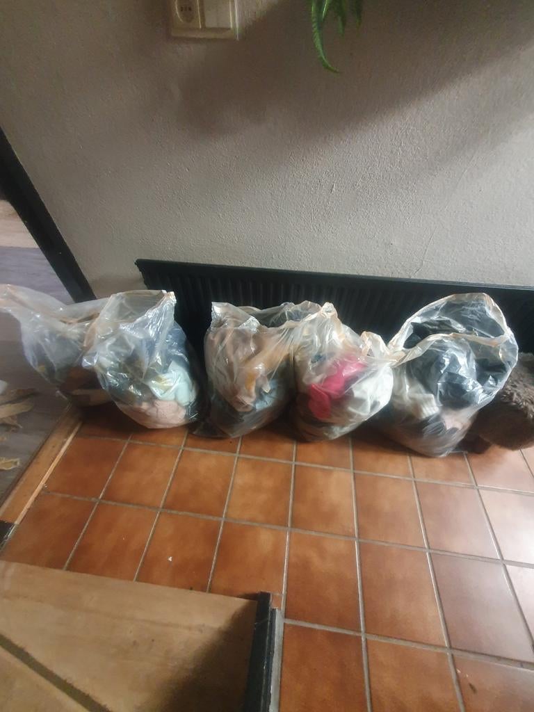 Partij kleding, Ophalen