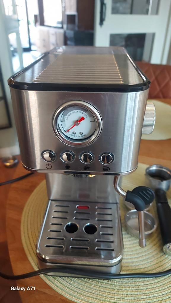 Piston Koffiemachine met Melkopschuimer, Witgoed en Apparatuur, Koffiezetapparaten, Gebruikt, Gemalen koffie, Espresso apparaat
