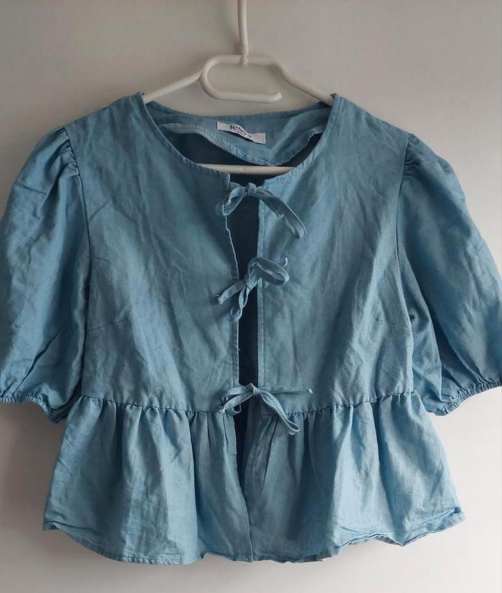 Tess V blouse met pofmouwen en strikjes, Kleding | Dames, Blouses en Tunieken, Zo goed als nieuw, Blauw, Ophalen of Verzenden