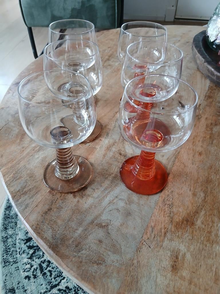 Set van 6 vintage glazen met oranje/bruine voet, Antiek en Kunst, Antiek | Glas en Kristal, Ophalen