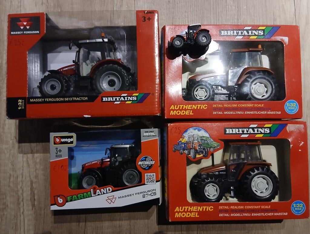 3 Massey Ferguson en 2 New Holland., Hobby en Vrije tijd, Modelauto's | 1:32, Ophalen, Gebruikt, Tractor of Landbouw, Britains
