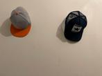 Twee nieuwe, schone hoeden - grijs/oranje en donkerblauw, Kleding | Dames, Hoeden en Petten, Ophalen of Verzenden, Nieuw, One size fits all