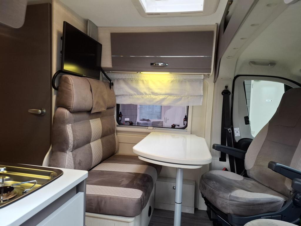 2018 Chausson Twist 600 130PK Vastbed Solar Airco 55000KM, Luifel, Buscamper of Camperbus, Ringverwarming, Fiat