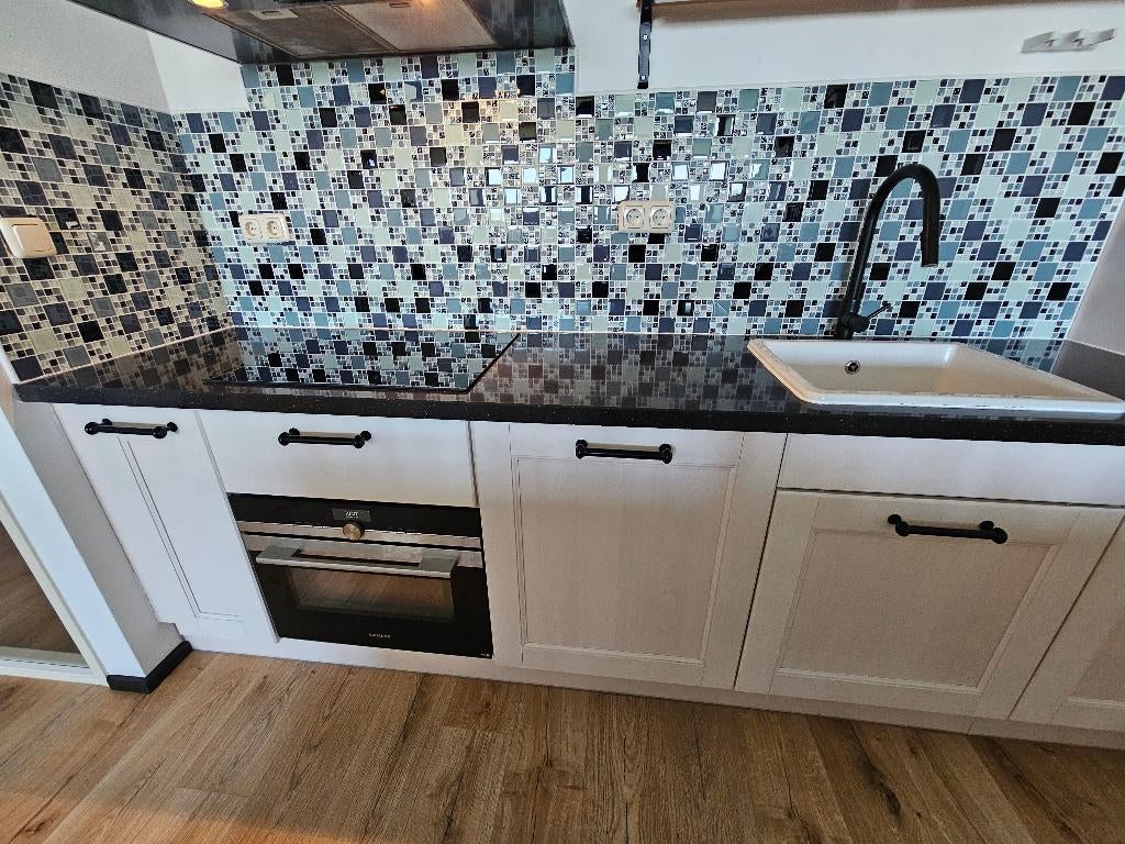 Tegen elk aannemelijk bod een keukenblok ., Huis en Inrichting, Keuken | Keukenelementen, Ophalen, Gebruikt, Wit, 200 cm of meer