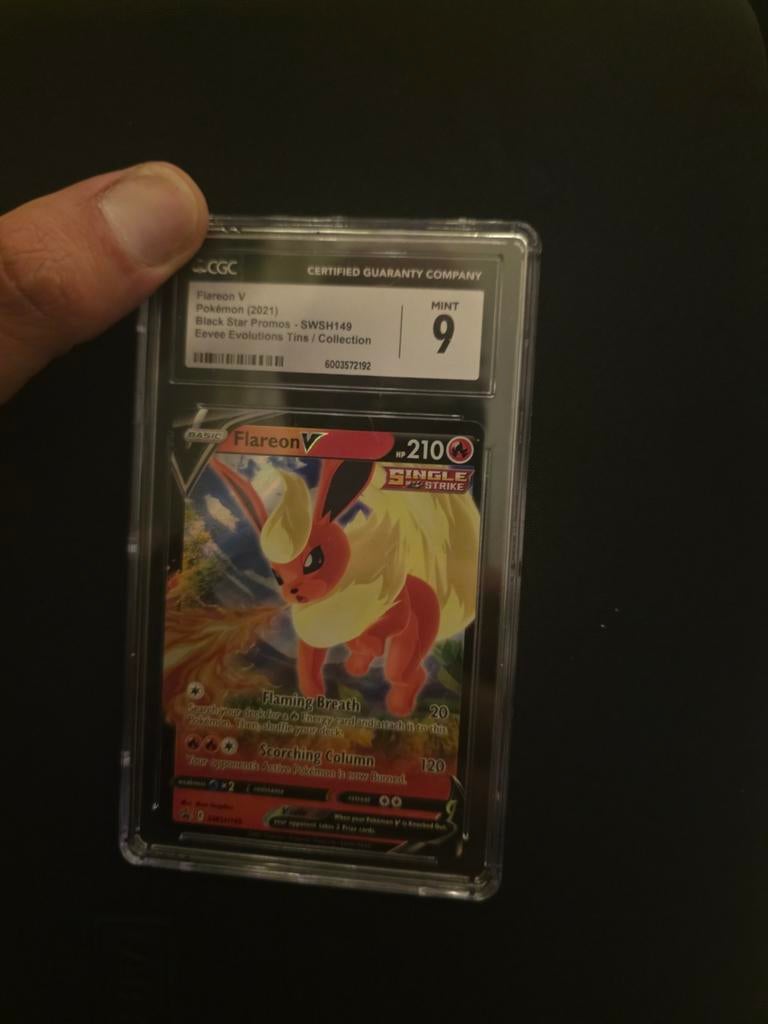 Pokémon Flareon V, Hobby en Vrije tijd, Verzamelkaartspellen | Pokémon, Zo goed als nieuw, Losse kaart, Ophalen of Verzenden