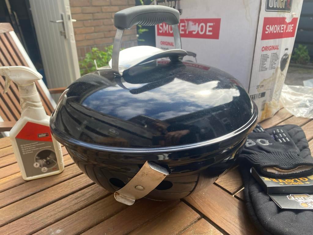 Te koop en moet weg: Weber Smokey Joe Houtskoolbarbecue, Ophalen of Verzenden, Gebruikt
