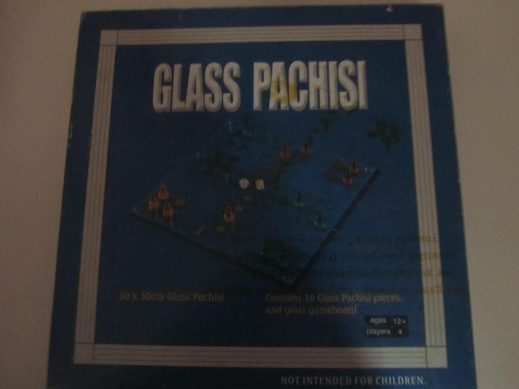 spelletje mens erger je niet van glas, Een of twee spelers, Ophalen of Verzenden, Zo goed als nieuw