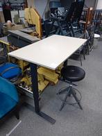 Zit/sta bureau, Ophalen, In hoogte verstelbaar, Zo goed als nieuw, Stabureau