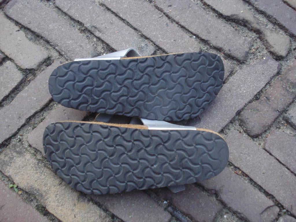 BIRKENSTOCK GIZEH ZILVER 39 NIEUWSTAAT GRATIS VERZENDINGPOST, Slippers, Overige kleuren, Verzenden, Nieuw