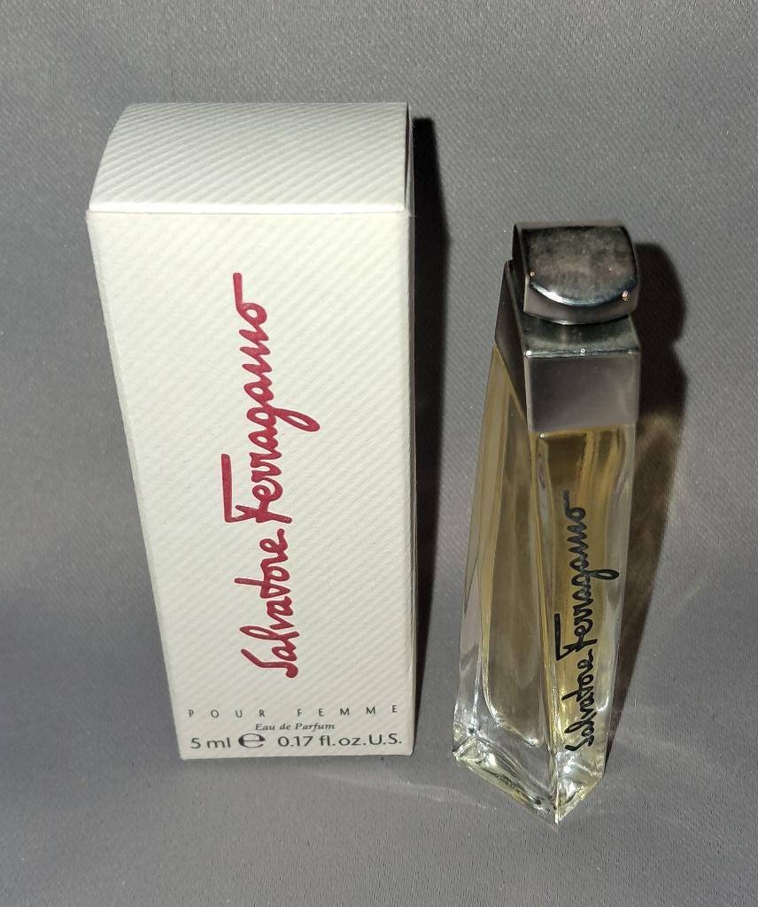 Volle parfum mini Salvatore ferregamo + doosje, Ophalen of Verzenden, Zo goed als nieuw, Miniatuur, Gevuld