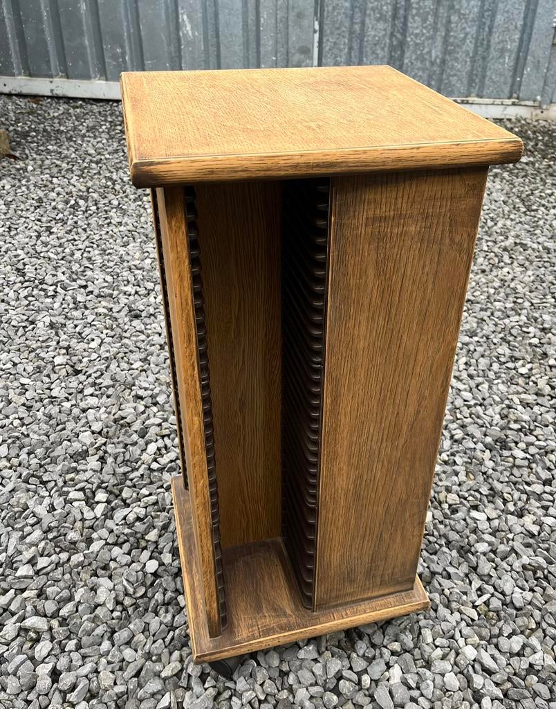 Houten CD toren op wielen | stevig CD rek meubel, Huis en Inrichting, Ophalen