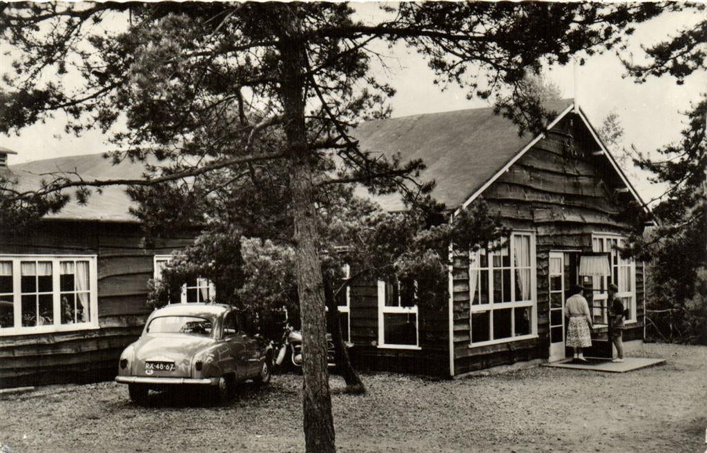 R.K. Vakantieoord Krimdal, Hoenderloo, Hoofdgebouw - auto -, Ophalen of Verzenden, Voor 1920, Gelopen, Noord-Brabant