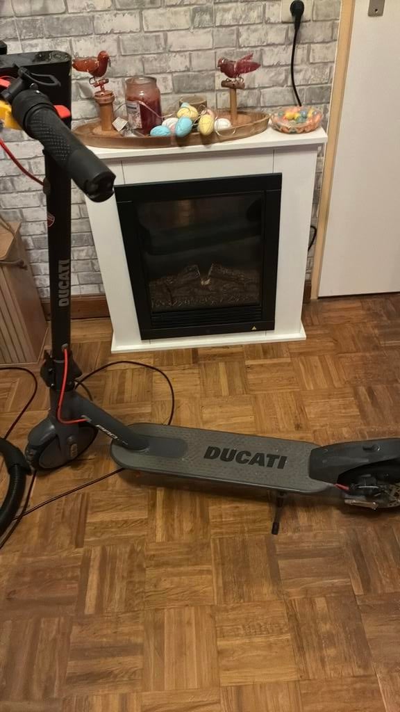 Te koop, Fietsen en Brommers, Steps, Ophalen of Verzenden, Zo goed als nieuw, Elektrische step (E-scooter)