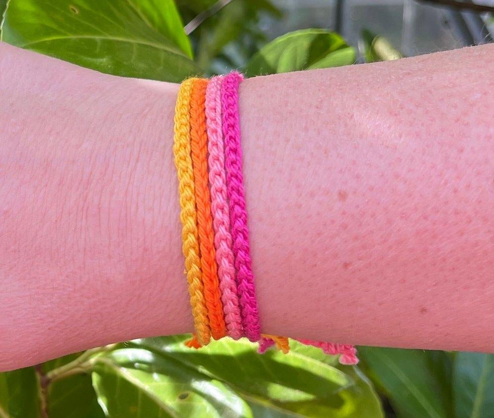 armbandjes mix en match zomer gehaakt, Overige materialen, Info@kinderworkshops-petra-dongen.nl, Nieuw, Kinderworkshops Petra