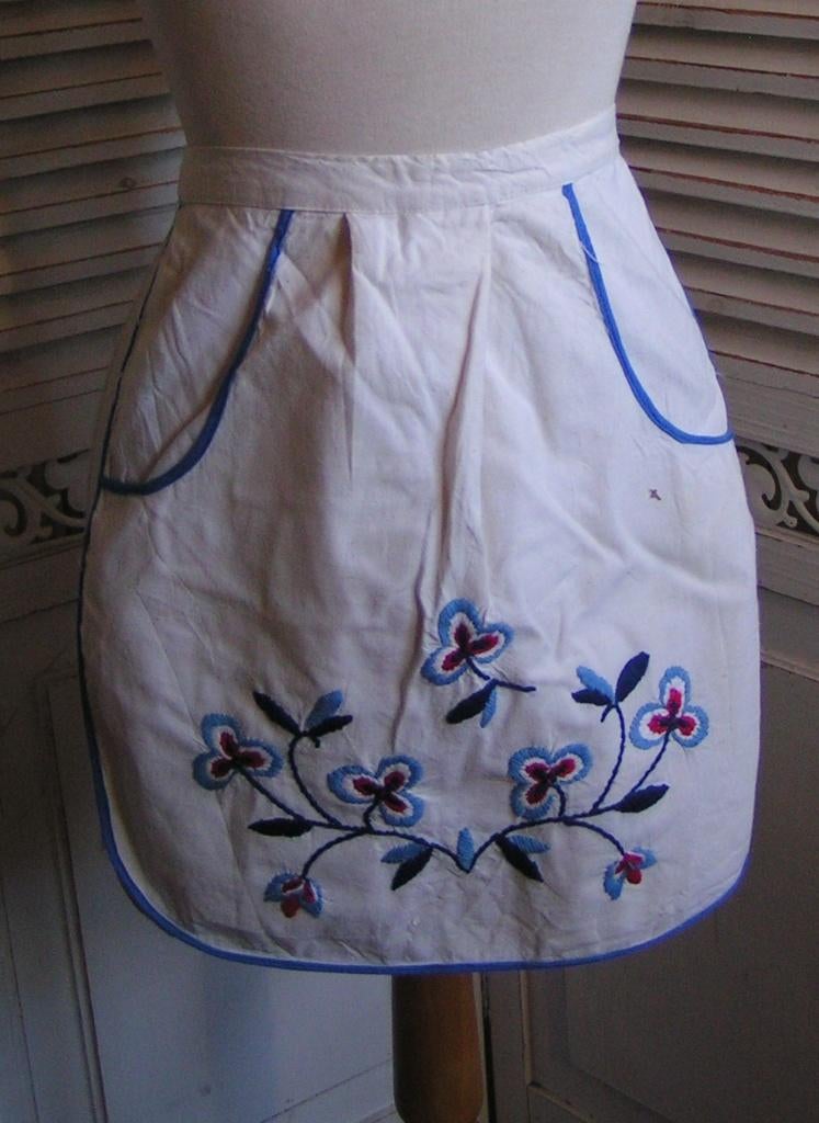 handgeborduurd kinderschort nr RR 847, Huis en Inrichting, Keuken | Textiel, Verzenden, Gebruikt, Wit, Schort