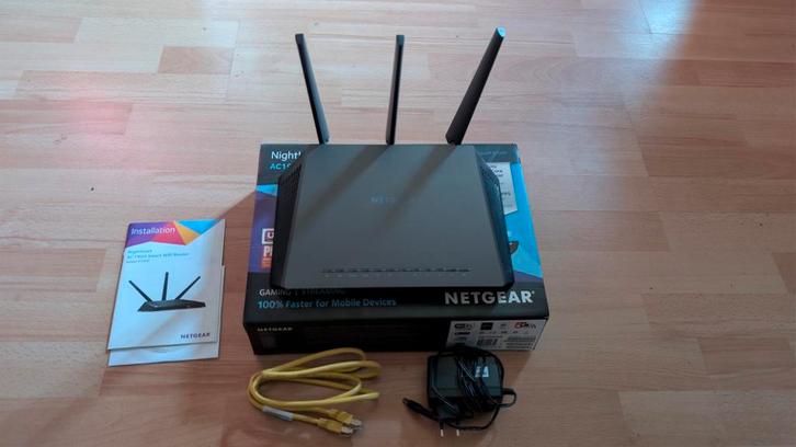 Netgear Nighthawk AC1900 Smart WiFi Router R7000, Computers en Software, Routers en Modems, Gebruikt, Router, Ophalen of Verzenden