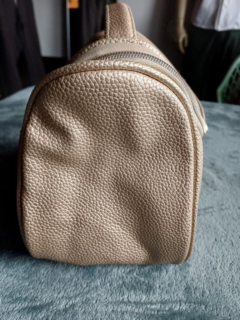 GOUDEN TOILETTAS ZGAN zwarte voering en ritsvakje in de tas, Ophalen