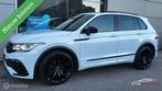 Volkswagen Tiguan 1.5 TSI 3x R-Line Panorama/Harman Kardon/K, 15 km/l, 1498 cc, Zwart, 4 cilinders