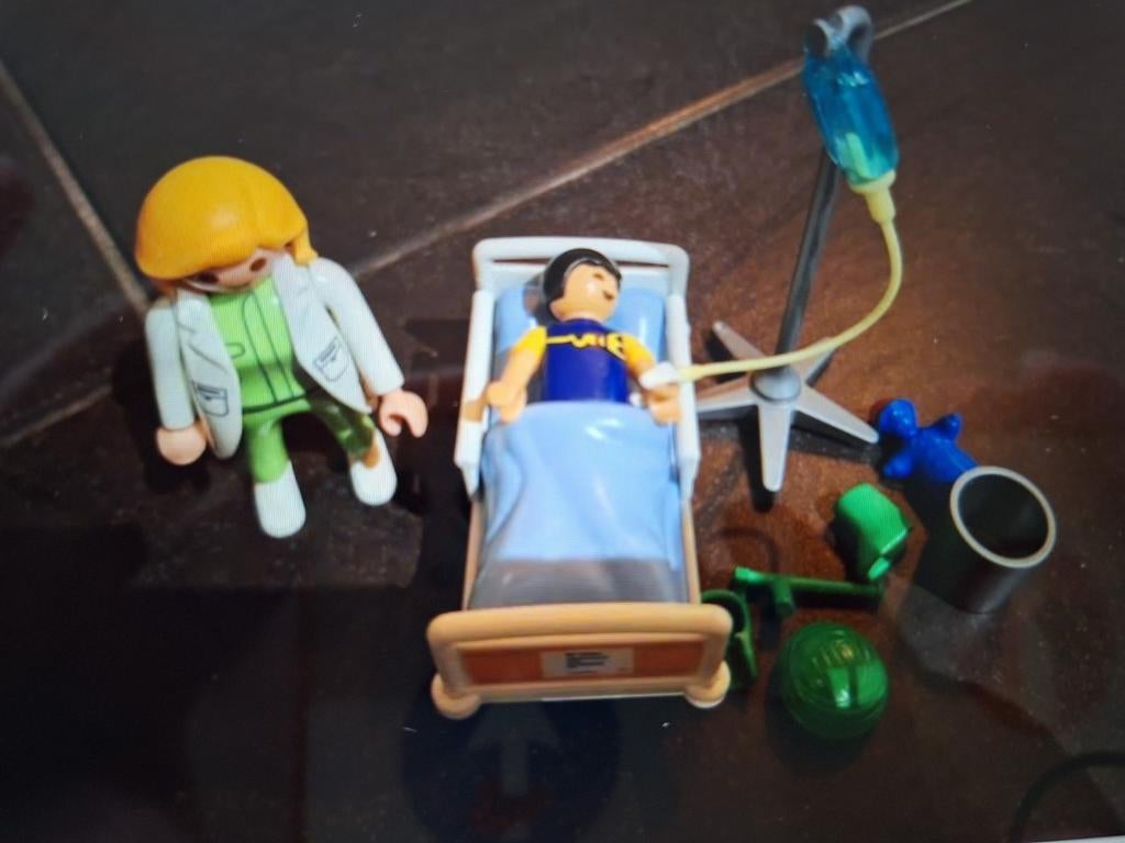 Playmobil ziekenhuis setje met figuren en bed, Ophalen of Verzenden