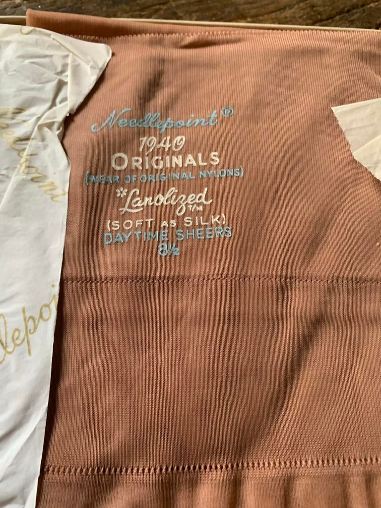 Antieke Needlepoint 1940 Originals Stockings - Nieuw in doos, Kleding | Dames, Leggings, Maillots en Panty's, Bruin, T, Nieuw