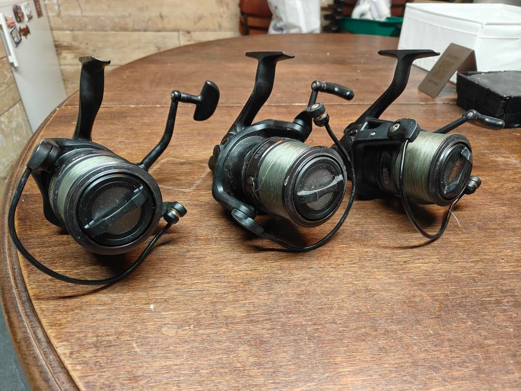 3x Daiwa Black Widow 5000 LDA karpermolens, Watersport en Boten, Hengelsport | Karpervissen, Ophalen of Verzenden