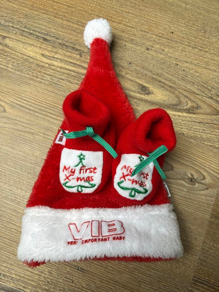 Baby’s eerste kerst mutsje en slofjes VIB, Ophalen of Verzenden, Nieuw, Jongetje of Meisje, Slofjes