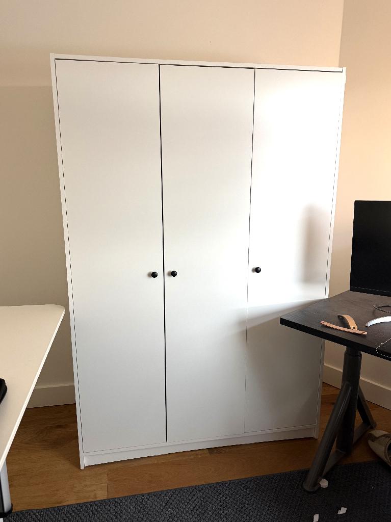 KLEPPSTAD 3-deurs, Huis en Inrichting, Kasten | Kledingkasten, Ophalen, 100 tot 150 cm, Zo goed als nieuw, Overige houtsoorten