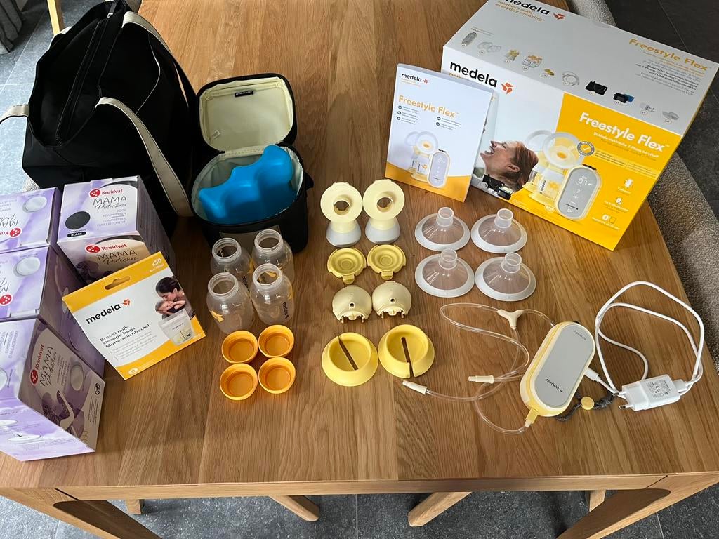 Freestyle flex Medela kolf met diepvrieszakjes, zoogkompres, Ophalen of Verzenden, Zo goed als nieuw, Borstkolf