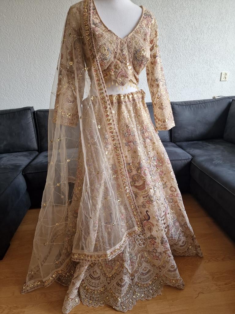 Indiase kleding lehenga / gagrah NIEUW!!!, Maat 38/40 (M), Overige typen, Beige, Nieuw