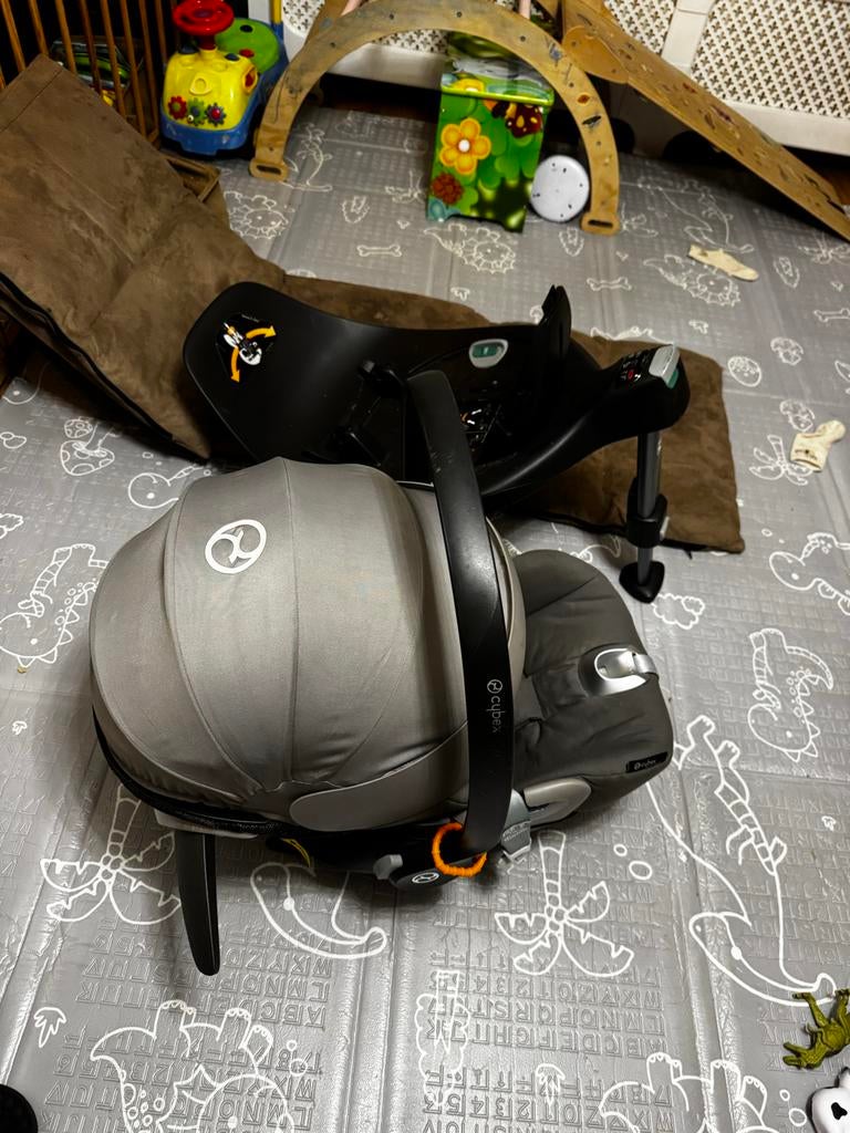 Cybex Cloud Z i-Size autostoel met base, Kinderen en Baby's, Autostoeltjes, Overige merken, Gebruikt, Isofix, 0 t/m 13 kg