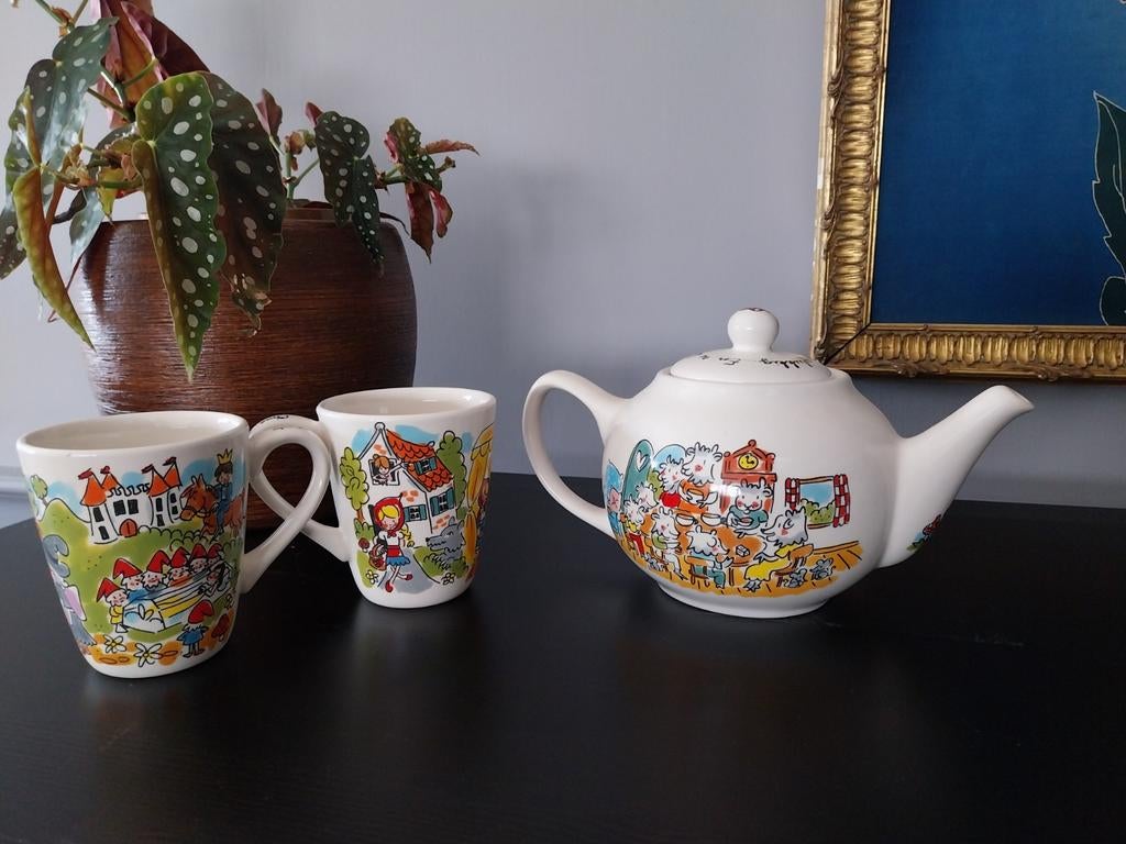 Blond Amsterdam. Theepot en mokken Efteling, Huis en Inrichting, Keuken | Servies, Zo goed als nieuw, Overige typen, Blond Amsterdam