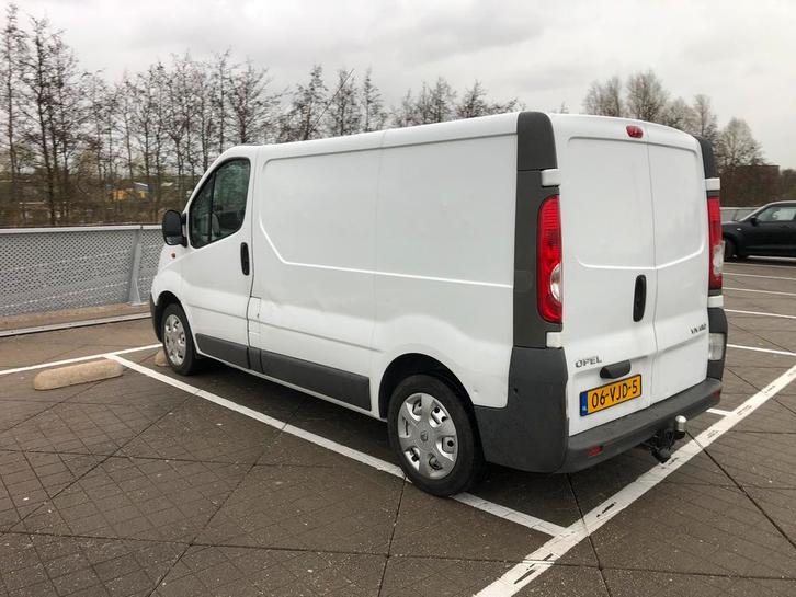 Opel Vivaro 2.0 Cdti 66KW E4 2.7T L1h1 2007, Auto's, Bestelauto's, Particulier, ABS, Airbags, Alarm, Centrale vergrendeling, Elektrische ramen