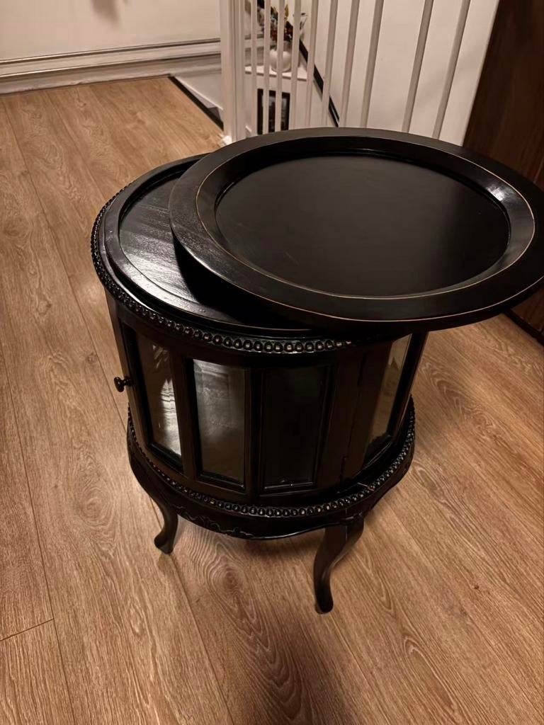 Ouderwets theekastje met afneembaar dienblad, Ophalen