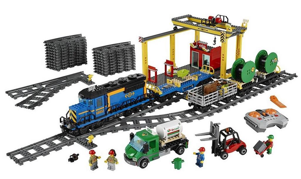Lego Vrachttrein (60052) met extra rails. Compleet, Kinderen en Baby's, Speelgoed | Duplo en Lego, Zo goed als nieuw, Ophalen of Verzenden