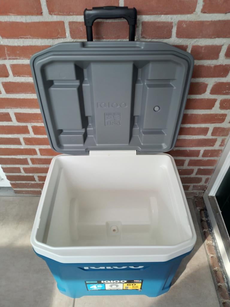 IGLOO Koelbox Latitude 60 Roller - 56 Liter met wielen, Ophalen