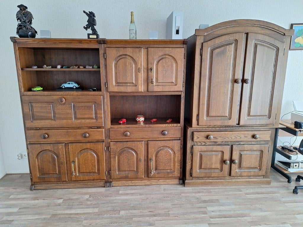 Eikenkast 3 delig , gaat anders naar de kringloop, Ophalen, 25 tot 50 cm, Minder dan 100 cm