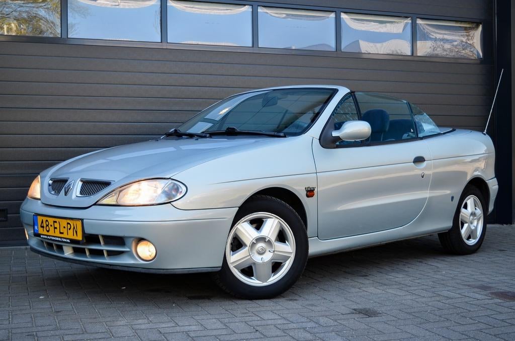 Renault Mégane 1.6 16V nette en onderhouden mooie Cabriolet, Auto's, Voorwielaandrijving, Stof, 4 cilinders, Cabriolet
