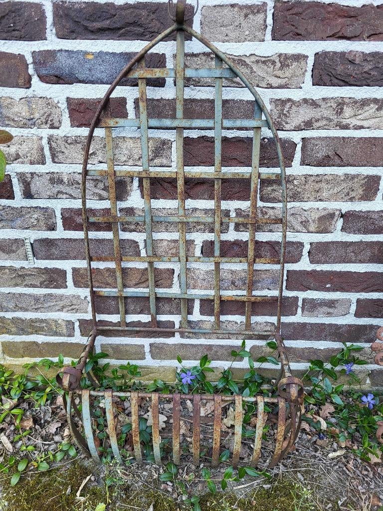 antiek bloembakhouder ijzer, Gebruikt, Minder dan 60 cm, Ophalen of Verzenden, Metaal