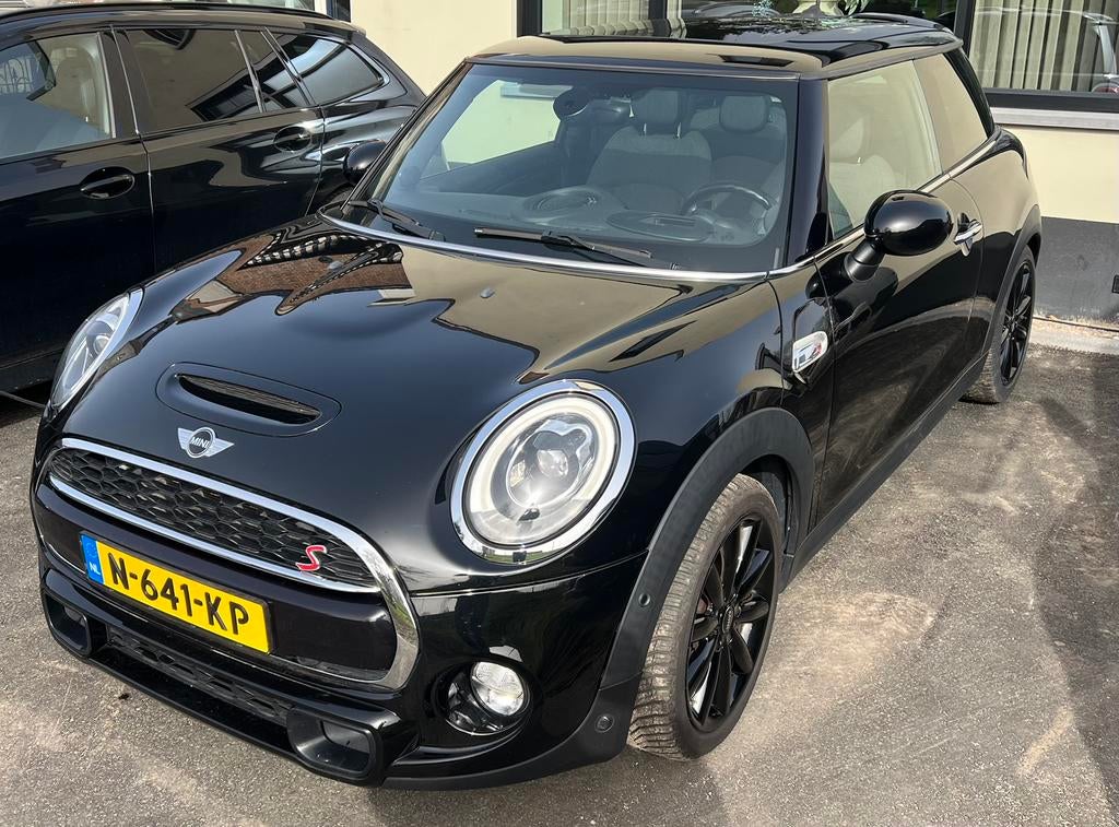 Mini Cooper SD 3-deurs (f56) 2.0 170pk 2016 Zwart, Auto's, Mini, Voorwielaandrijving, 1995 cc, Zwart, 4 cilinders